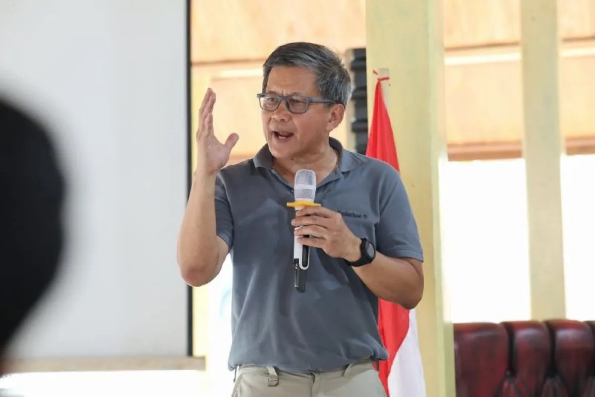 Rocky Gerung sebut Gibrang terima gratifikasi